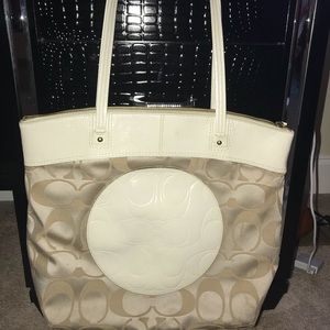 AUTHENTIC CREAM COLOR COACH BAG